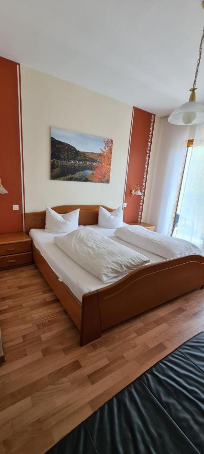 Weingut Pension Gibbert-Pohl Briedel Esterno foto