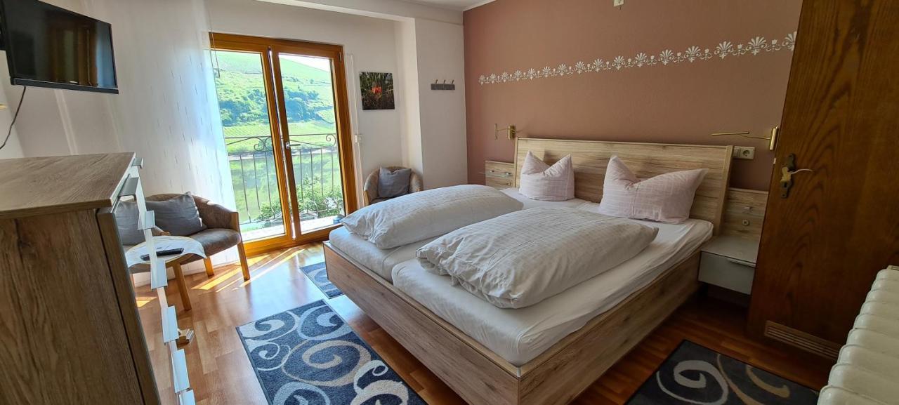 Weingut Pension Gibbert-Pohl Briedel Esterno foto